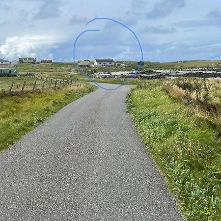 Music Of The Sea- Isle Of South Uist, Hs8 5Rf Apartment Clachan  Exterior photo